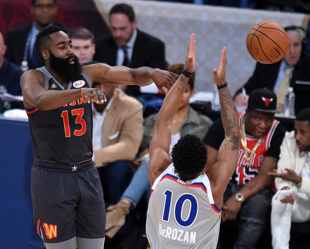 足球前100名的巨星 足球前100名的巨星