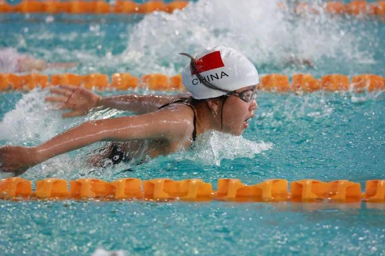 卡佩拉腿部腓骨骨折或将缺席数周 火箭谁补内线 卡佩拉腿部腓骨骨折或将缺席数周 火箭谁补内线