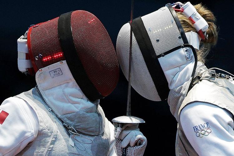 詹皇转变角色 湖人未来夺冠前景存疑 老将之路何去何从