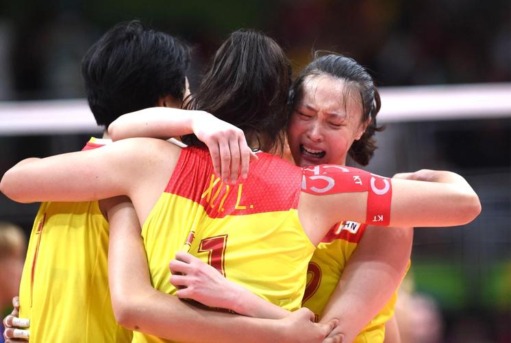 今晚足球赛事 谁能夺冠 何时开战 精彩瞬间回顾 今晚足球赛事 谁能夺冠 何时开战 精彩瞬间回顾