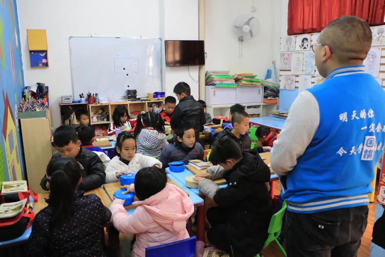 伦纳德22+10GDP蛰伏 马刺轻取太阳迎来两连胜 伦纳德22+10GDP蛰伏 马刺轻取太阳迎来两连胜