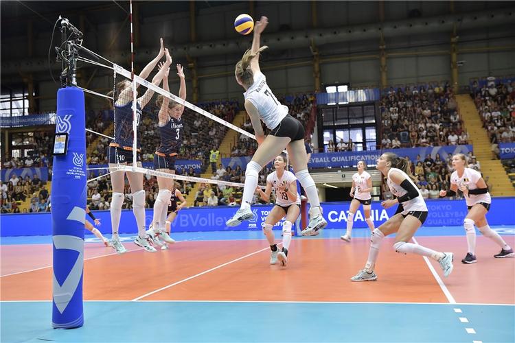 韦德谈骑士虽表现非凡 勇士更胜一筹 战力对比展现差距 韦德谈骑士虽表现非凡 勇士更胜一筹 战力对比展现差距