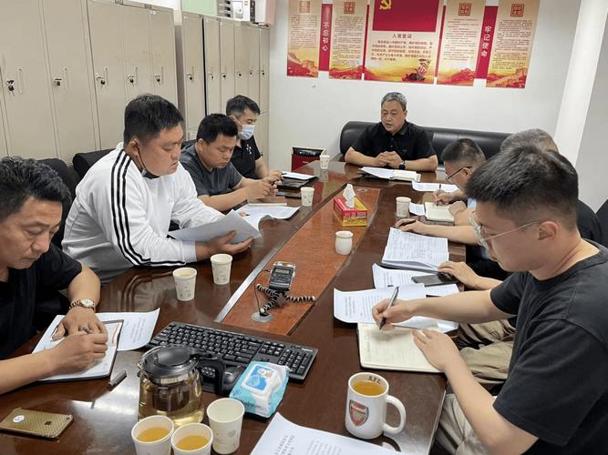张凌赫游泳视频 张凌赫游泳视频