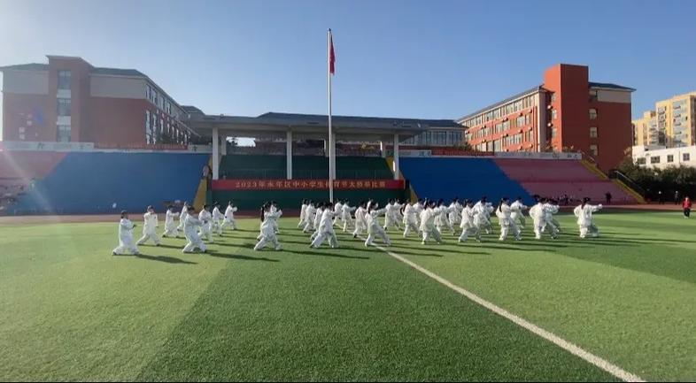 魔兽不沮丧出场短暂 震慑对手展现实力 战场掌控在我手中