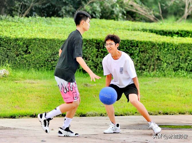 曝中国男篮25年内将断崖式下滑 曝中国男篮25年内将断崖式下滑