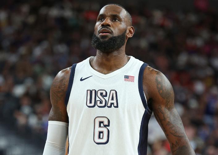 白岩松连线武磊 白岩松连线武磊