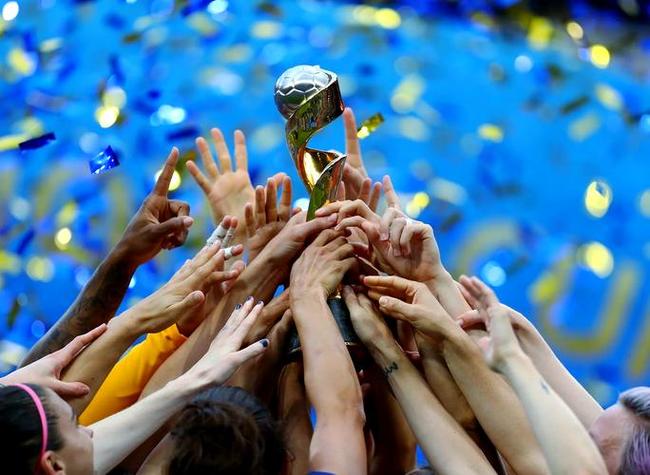 詹姆斯强势发挥助湖人胜鹈鹕21分和赛季新高14助攻表现抢眼