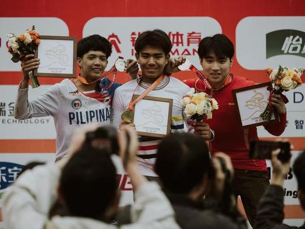 大阪樱花vs东京fc(大阪樱花VS东京FC比赛直播)