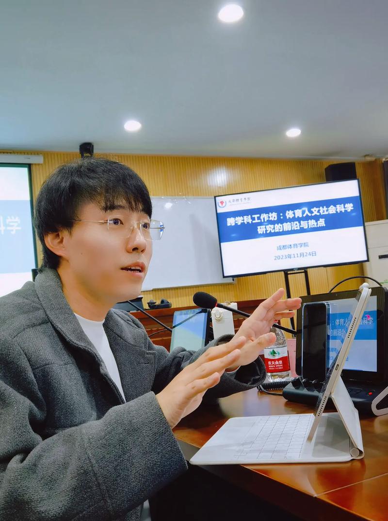 詹皇对教练家人陪伴权发声为何限制家属到场陪伴 詹皇对教练家人陪伴权发声为何限制家属到场陪伴