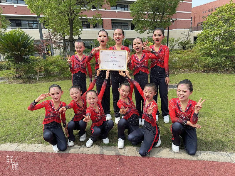圣诞体育盛宴 回顾圣诞大战背后的故事与精彩瞬间 圣诞体育盛宴 回顾圣诞大战背后的故事与精彩瞬间