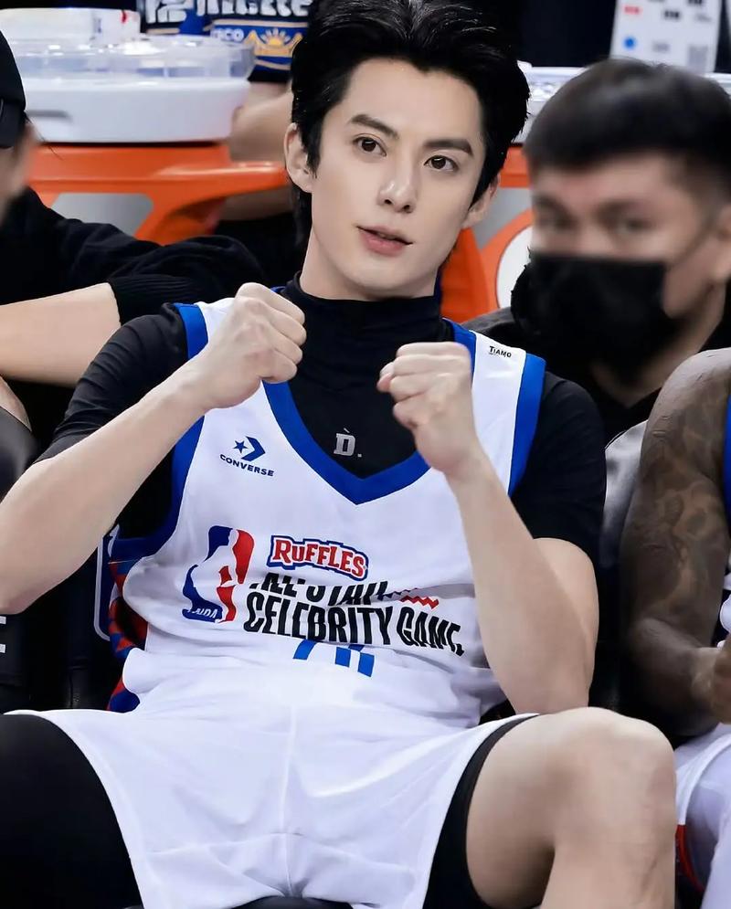 美媒列MVP五大糟糕决赛表现 库里历史最差