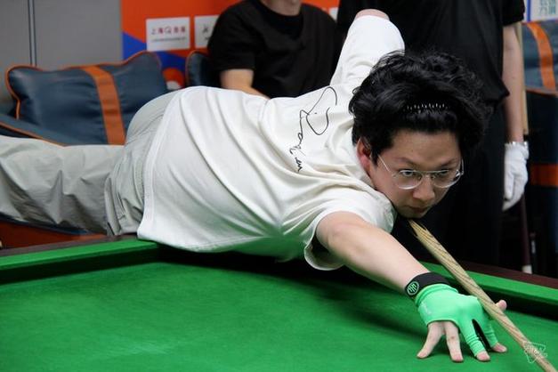 施罗德伤病缺席时间表更新 全队疫苗接种完成 ***进展关注 施罗德伤病缺席时间表更新 全队疫苗接种完成 ***进展关注