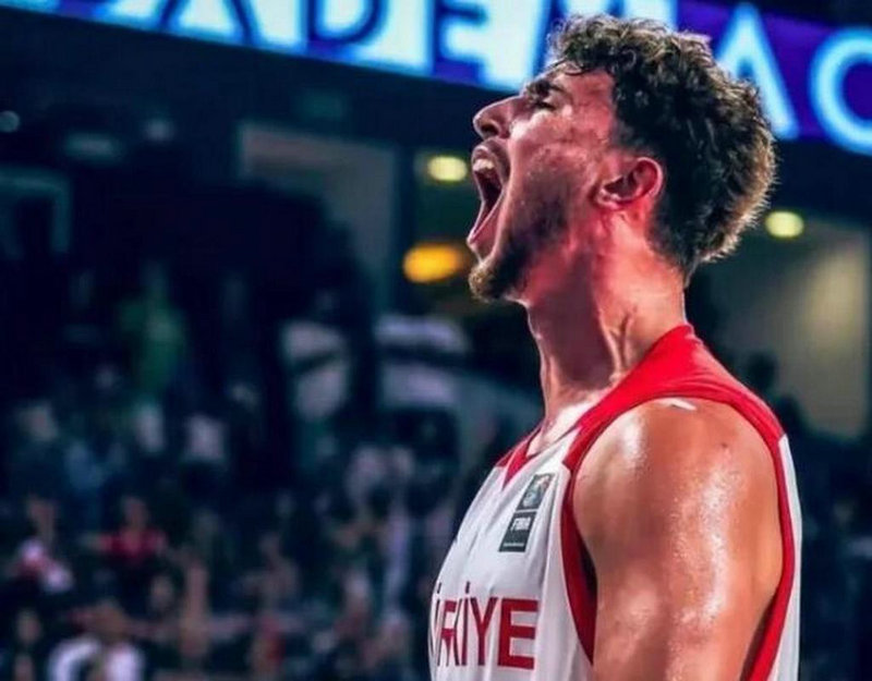 乔治高效表现助雷霆险胜快船 得分数据与团队协同亮眼 乔治高效表现助雷霆险胜快船 得分数据与团队协同亮眼