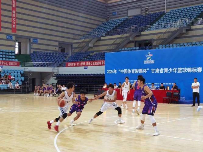 冲击西甲50球莱万西甲77场49球 场均攻入0.63球 冲击西甲50球莱万西甲77场49球 场均攻入0.63球