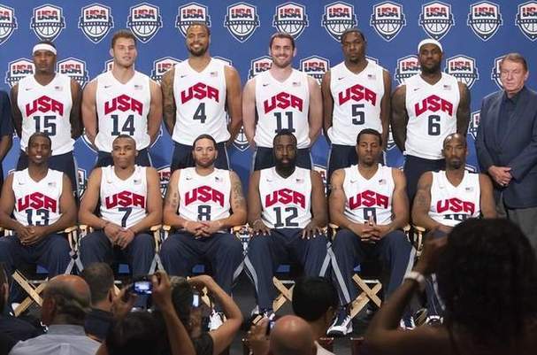 家眷齐聚欢乐多 罗斯和韦德在安东尼家过感恩节 家眷齐聚欢乐多 罗斯和韦德在安东尼家过感恩节