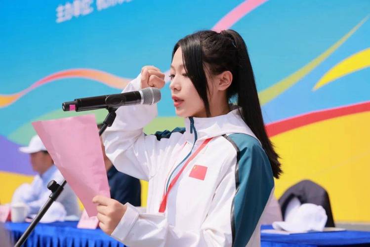 库里超凡实力震撼联盟 杜兰特心悦诚服传奇30号的荣耀时刻 库里超凡实力震撼联盟 杜兰特心悦诚服传奇30号的荣耀时刻