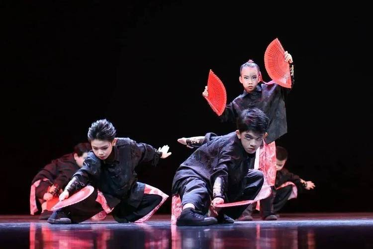 东詹全休战里夫斯 湖人一节花惨败凯尔特人 东詹全休战里夫斯 湖人一节花惨败凯尔特人