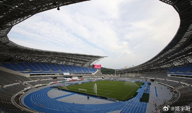 她在游泳的拼音怎么写 她在游泳的拼音怎么写