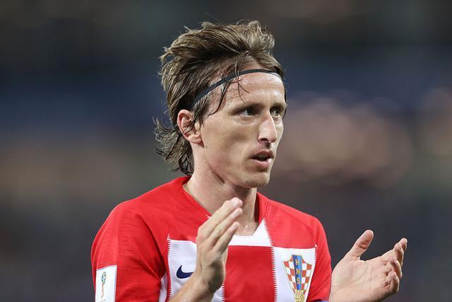 利拉德遭遇生涯低谷前两年无缘季后赛 漫长夏天的心路历程 利拉德遭遇生涯低谷前两年无缘季后赛 漫长夏天的心路历程